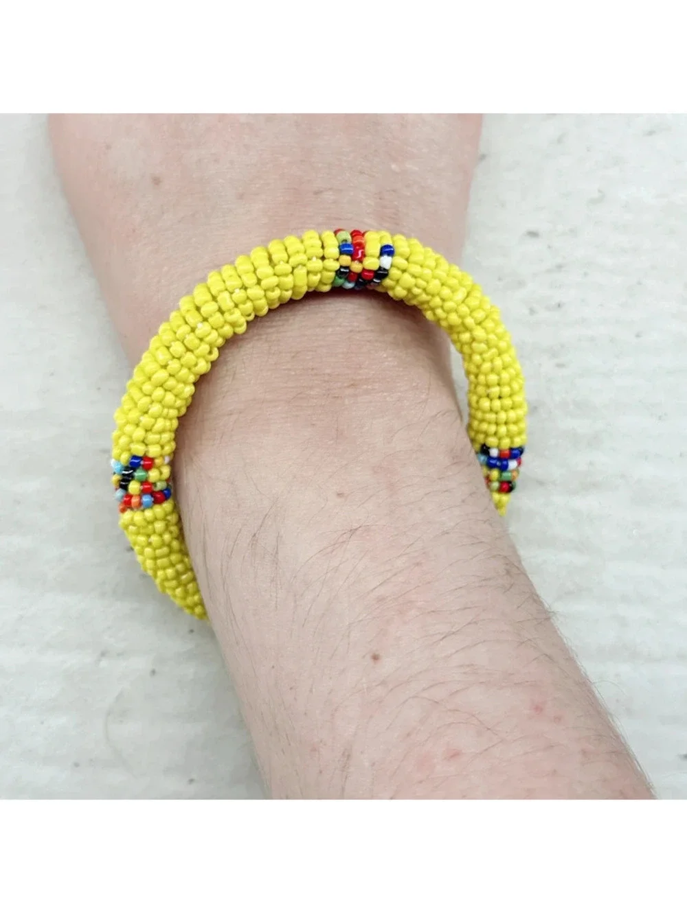 5352gc. Yellow Seed Bead Bangle Bracelet